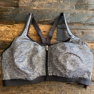 Victoria’s Secret sport knockout front close